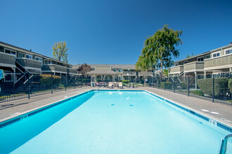 Mathilda Garden Apartments in Sunnyvale, CA - Building Photo - Building Photo