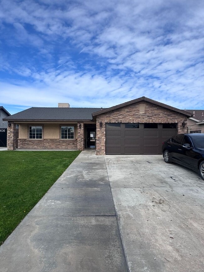 1412 Evadonna Rd in Bakersfield, CA - Building Photo - Building Photo