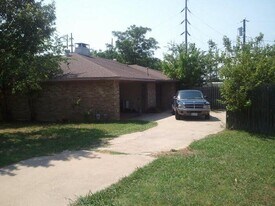 2219 Kingston Trace in Denton, TX - Building Photo