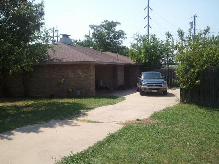 2219 Kingston Trace in Denton, TX - Building Photo