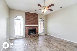 4205 Martha Ln in Rowlett, TX - Foto de edificio - Building Photo