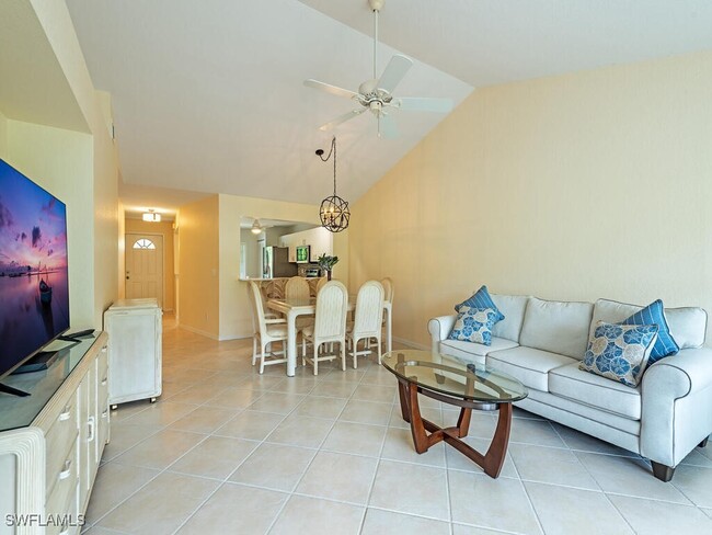 292 Belina Dr-Unit -806 in Naples, FL - Building Photo - Building Photo