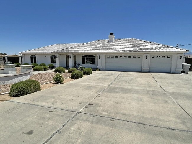9363 8th Ave in Hesperia, CA - Building Photo - Building Photo