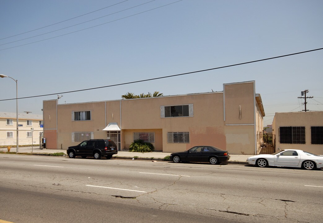 10500 S Vermont Ave in Los Angeles, CA - Building Photo