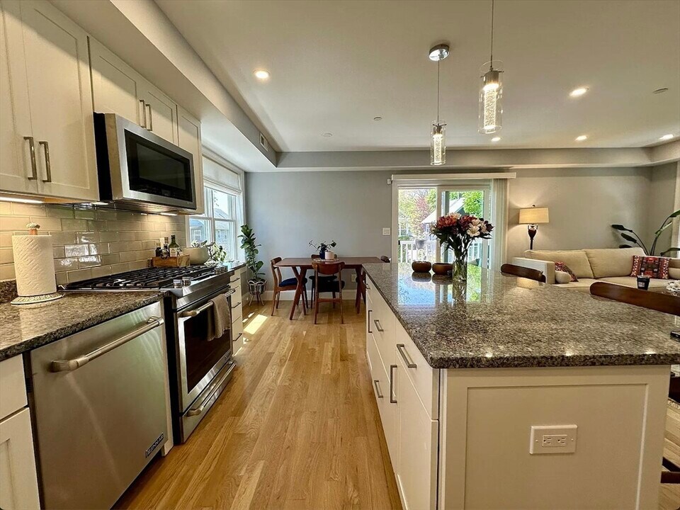 34 Colgate Rd in Boston, MA - Building Photo