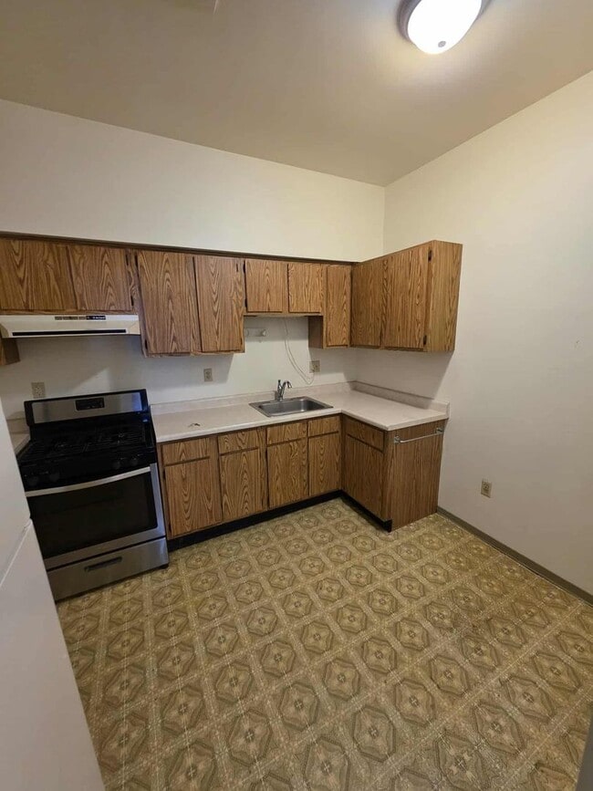 826 Pittsburgh St in Springdale, PA - Building Photo - Building Photo