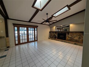 1117 Lakemont Dr in Valrico, FL - Building Photo - Building Photo