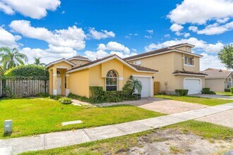 14761 SW 156th Ave in Miami, FL - Foto de edificio - Building Photo