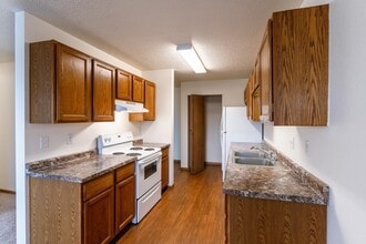 Southview III in Grand Forks, ND - Building Photo - Building Photo