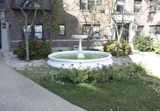 Evelyn Court Apartment in Mamaroneck, NY - Building Photo - Building Photo