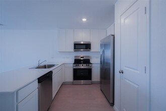 308 Cowpoke Dr in Jarrell, TX - Building Photo - Building Photo