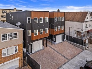 43 W 19th St in Bayonne, NJ - Building Photo - Building Photo
