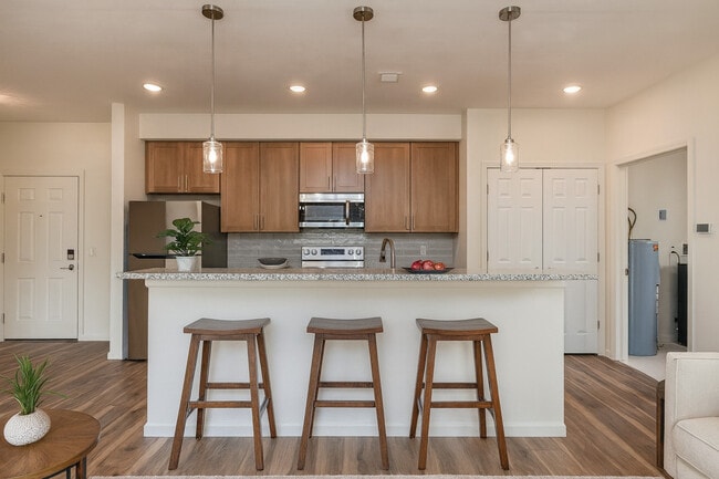 Treeline Apartments in Liverpool, NY - Foto de edificio - Building Photo