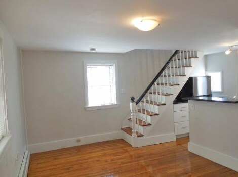 10 Smith Ave, Unit 2r in Somerville, MA - Foto de edificio - Building Photo