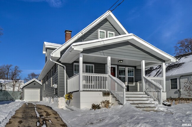 1335 E Seiberling Ave in Peoria Heights, IL - Building Photo - Building Photo