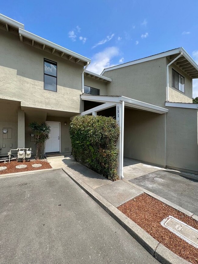 Adobe Creek Apartments in Napa, CA - Building Photo - Interior Photo