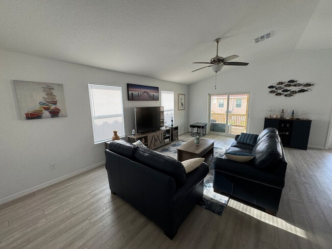 10200 W Fishbowl Dr in Homosassa Springs, FL - Building Photo - Building Photo