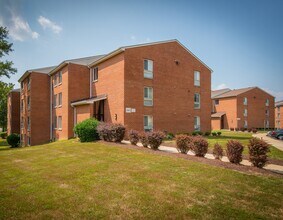 Wakefield Terrace in Waldorf, MD - Foto de edificio - Building Photo