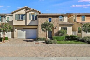 6746 N Glasner Ln in Los Angeles, CA - Building Photo
