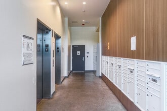Vela Apartments in San Jose, CA - Building Photo - Building Photo