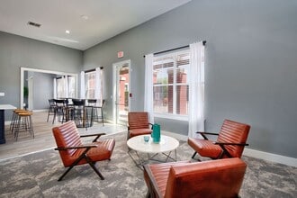 Villas at Zaragosa in El Paso, TX - Foto de edificio - Building Photo