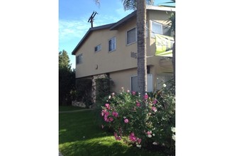 18540 Chase St in Northridge, CA - Building Photo - Building Photo