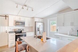 4105 W Bay Ave in Tampa, FL - Building Photo - Building Photo