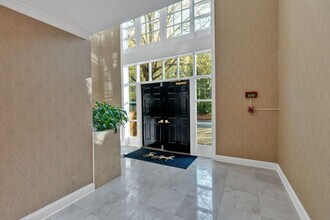 25109 Plantation Dr NE in Atlanta, GA - Building Photo - Building Photo