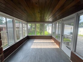 18270 Spring Ct S in Fraser, MI - Building Photo