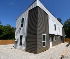 1158 E Earle St in Tyler, TX - Building Photo