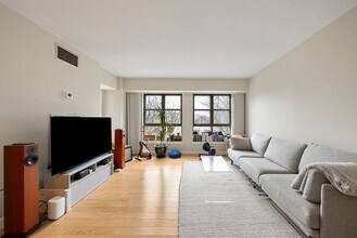 931 Massachusetts Ave in Cambridge, MA - Building Photo - Building Photo