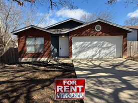 4455 Sherwood Way in San Antonio, TX - Building Photo