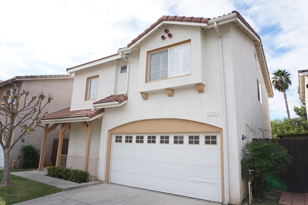 12267 Windmere Ave in Sylmar, CA - Building Photo