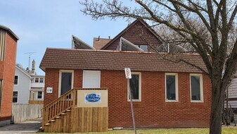 116 Mitton St N in Sarnia, ON - Building Photo
