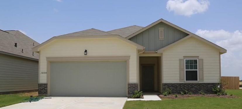 10108 Pappas Dr in Brookshire, TX - Building Photo