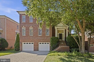 4906 16th St N in Arlington, VA - Foto de edificio - Building Photo