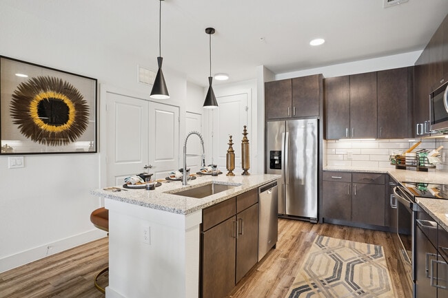 Avalon Castle Hills in Lewisville, TX - Building Photo - Building Photo