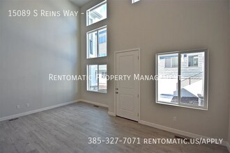 15089 S Reins Wy in Bluffdale, UT - Foto de edificio - Building Photo
