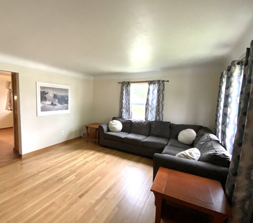 121 W Bagley Rd Rentals in Berea, OH