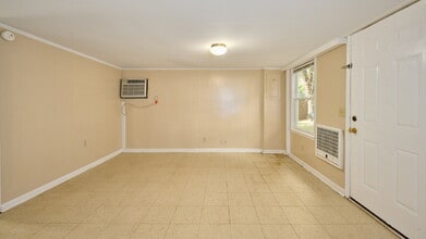 2014 Woodland St in Springfield, TN - Building Photo - Building Photo