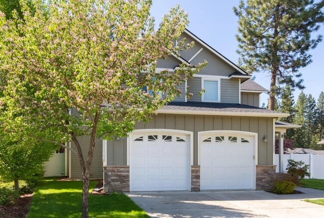 1007 Shadow Wood Ln in Coeur d'Alene, ID - Building Photo - Building Photo