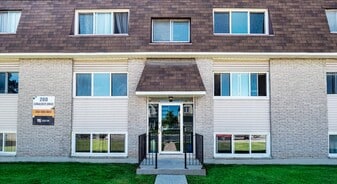 Riverstone Place & Millstone Place in Kingston, ON - Building Photo