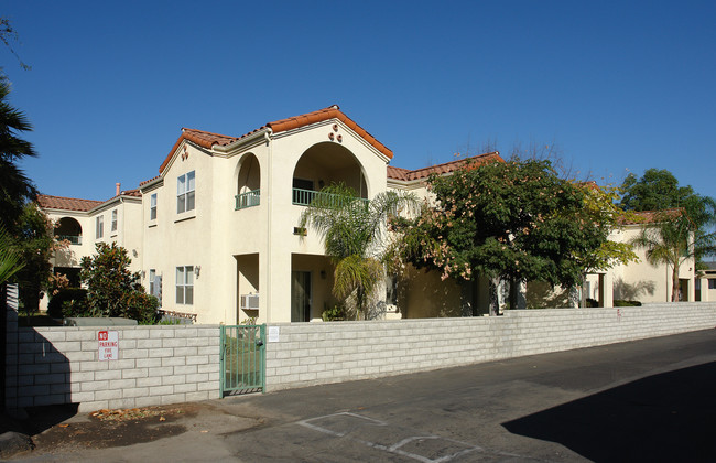 Park Glenn Senior Apartments in Camarillo, CA - Building Photo - Building Photo