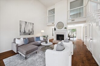 2422 Nantucket Dr in Houston, TX - Building Photo - Building Photo