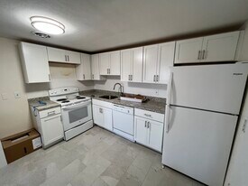 8 Riverside St in Watertown, MA - Building Photo