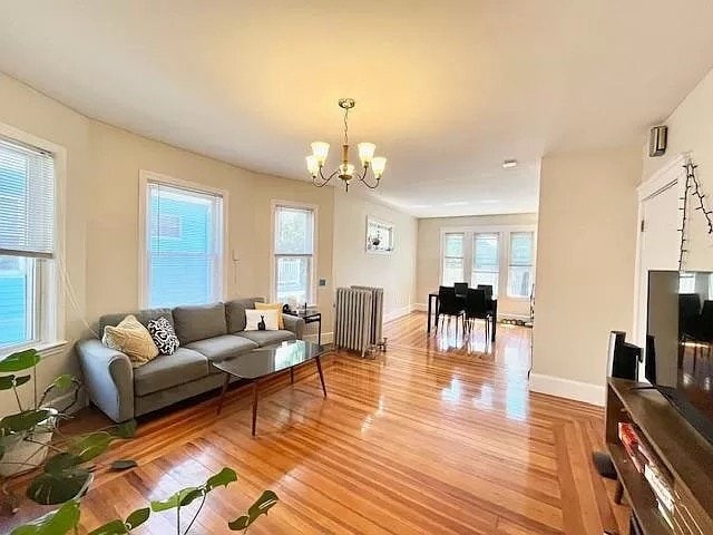 24-26 Burnham St