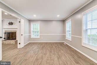 9201 Wyeth Ln in Burke, VA - Building Photo - Building Photo