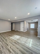 3894 N 93rd St in Milwaukee, WI - Building Photo - Building Photo