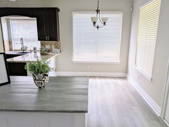 10067 Lazy Meadows Dr