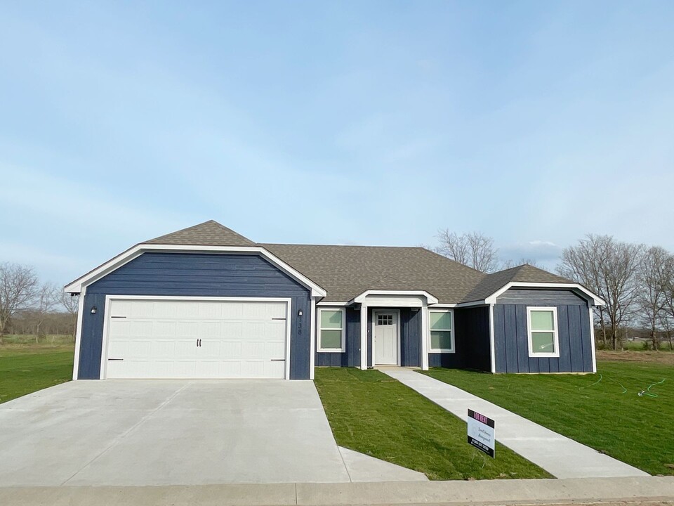 138 Brody's Wy in Durant, OK - Building Photo